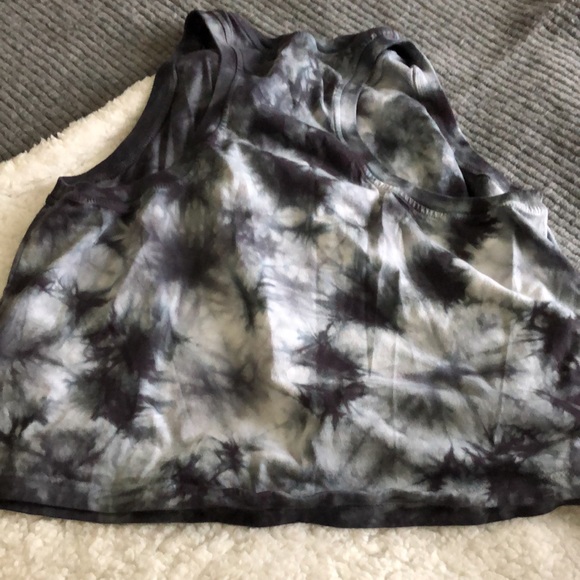 Ladies short tank. Worn once - Picture 2 of 3